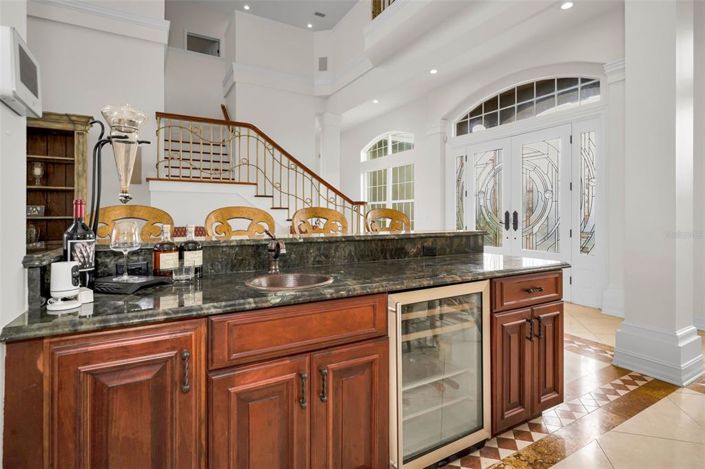 Image No.14-6 Bed Property for sale