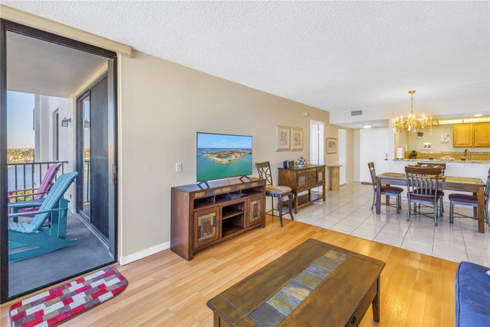 Image No.8-2 Bed Property for sale