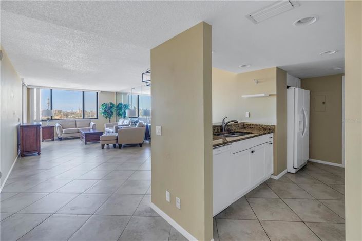 Image No.10-2 Bed Property for sale