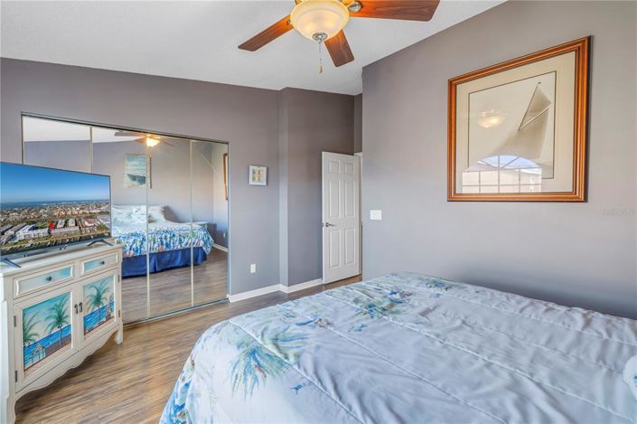 Image No.25-2 Bed Townhouse for sale