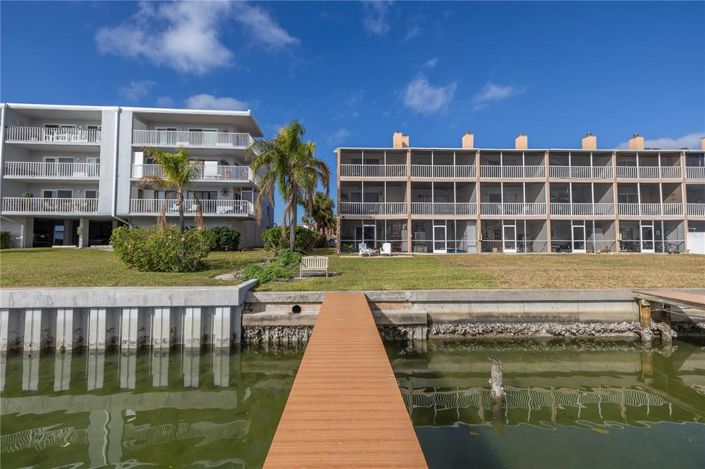 Image No.40-2 Bed Townhouse for sale