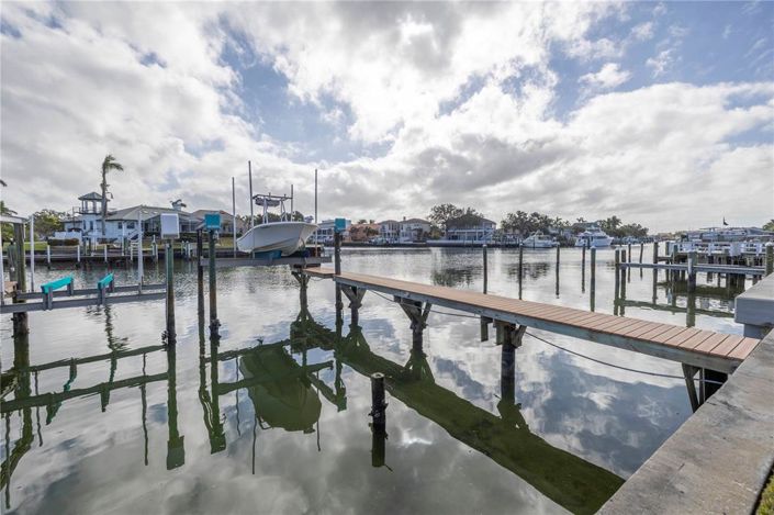 Image No.44-2 Bed Townhouse for sale