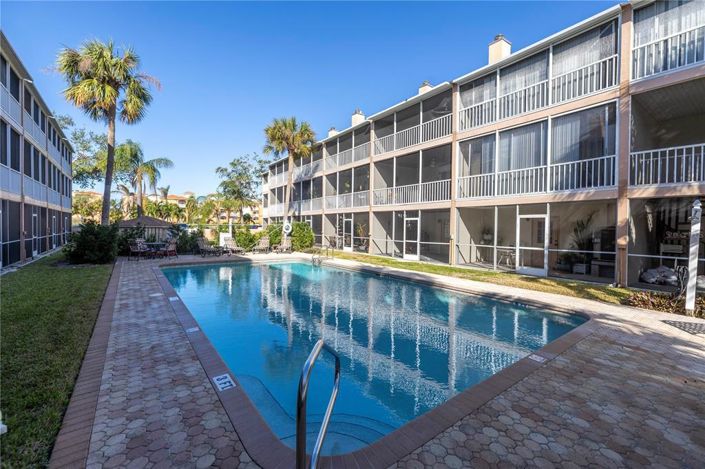 Image No.50-2 Bed Townhouse for sale