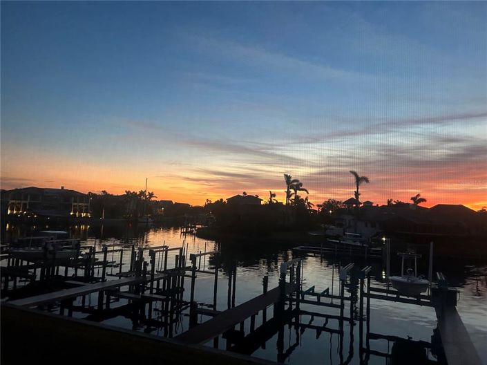 Image No.55-2 Bed Townhouse for sale