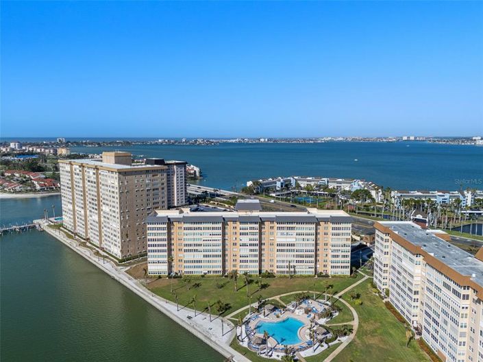 Image No.10-1 Bed Property for sale