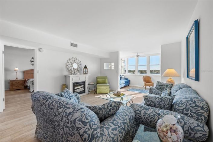 Image No.36-1 Bed Property for sale