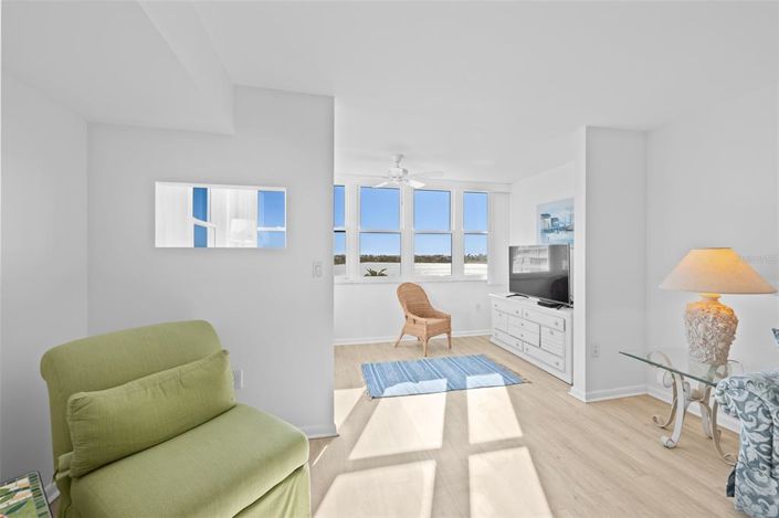 Image No.42-1 Bed Property for sale