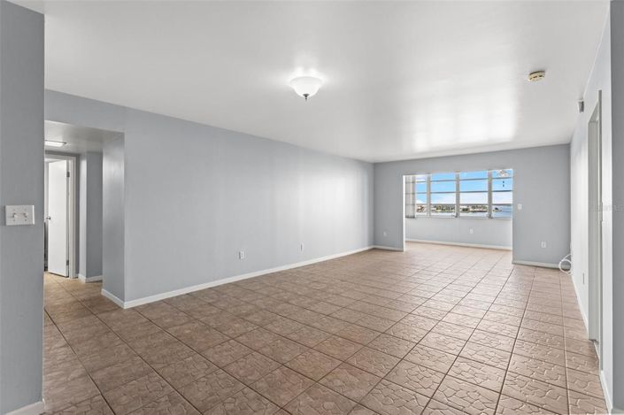 Image No.10-2 Bed Property for sale