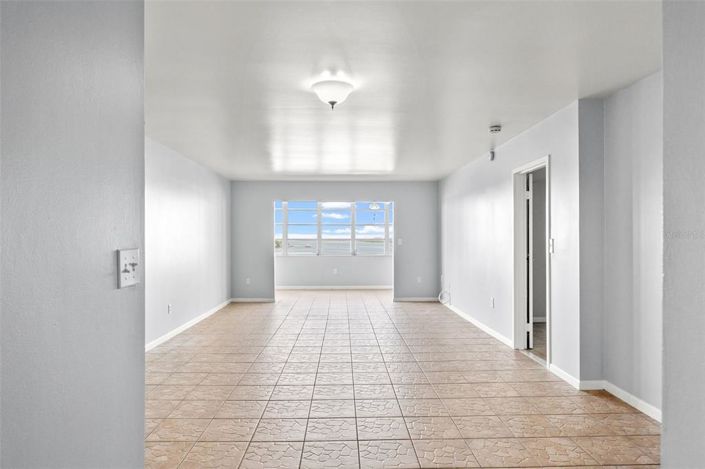 Image No.8-2 Bed Property for sale