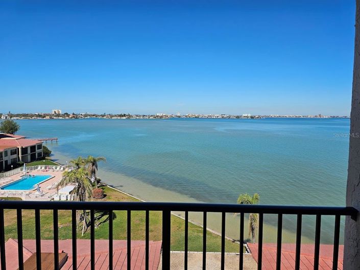 Image No.10-1 Bed Property for sale