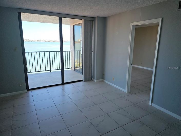 Image No.11-1 Bed Property for sale