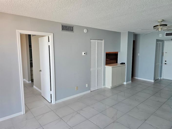 Image No.4-1 Bed Property for sale