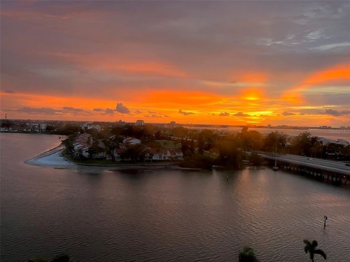 Image No.44-2 Bed Property for sale