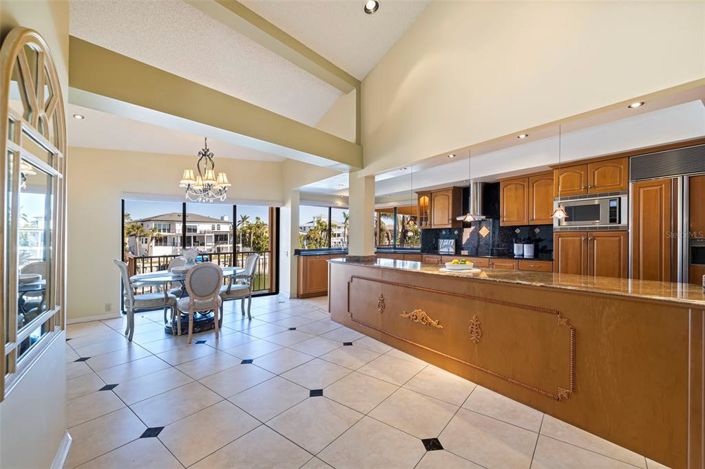 Image No.20-4 Bed Property for sale