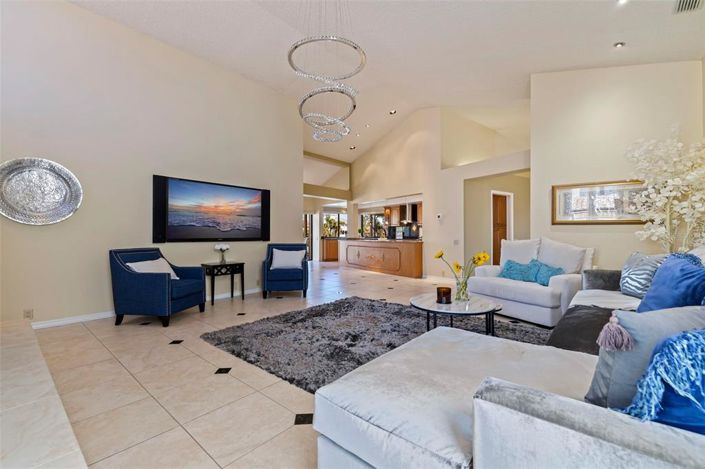 Image No.26-4 Bed Property for sale