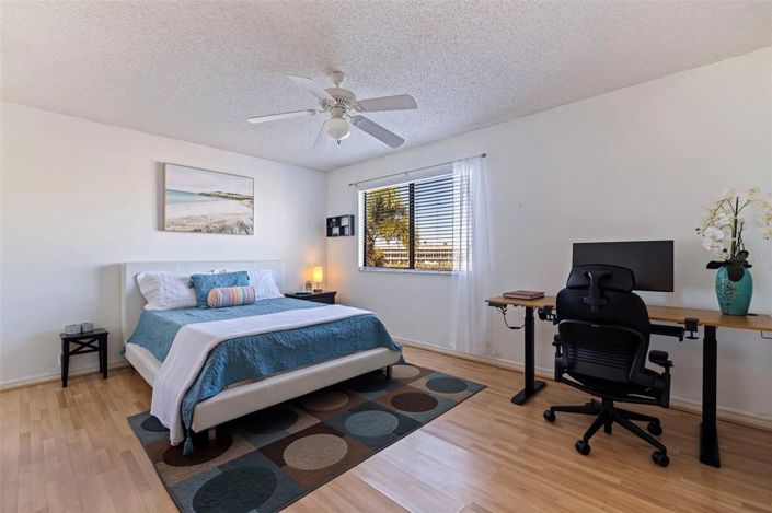 Image No.42-4 Bed Property for sale