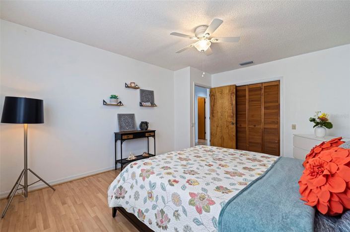 Image No.44-4 Bed Property for sale