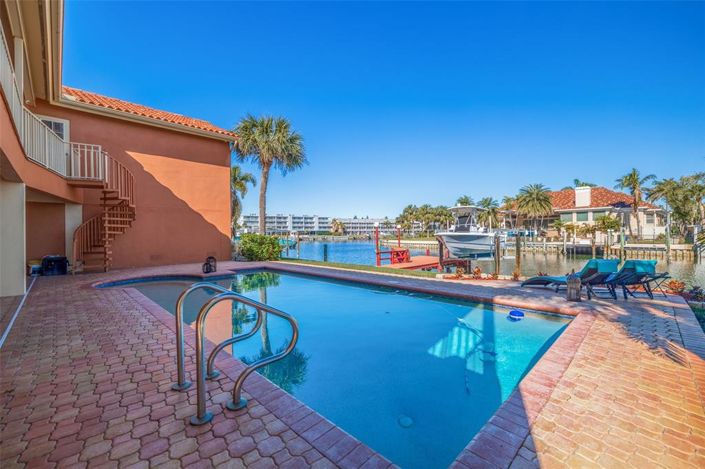 Image No.50-4 Bed Property for sale