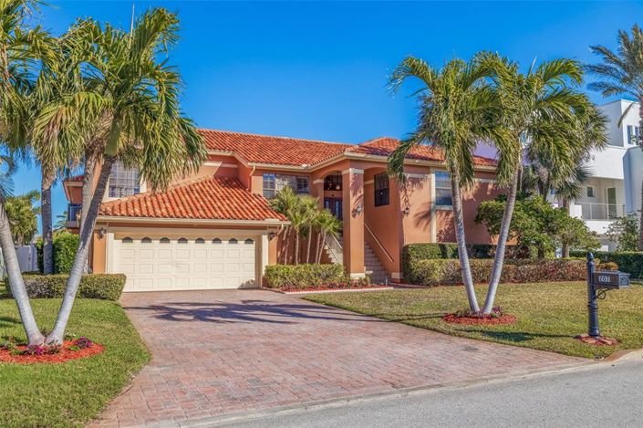 Image No.66-4 Bed Property for sale