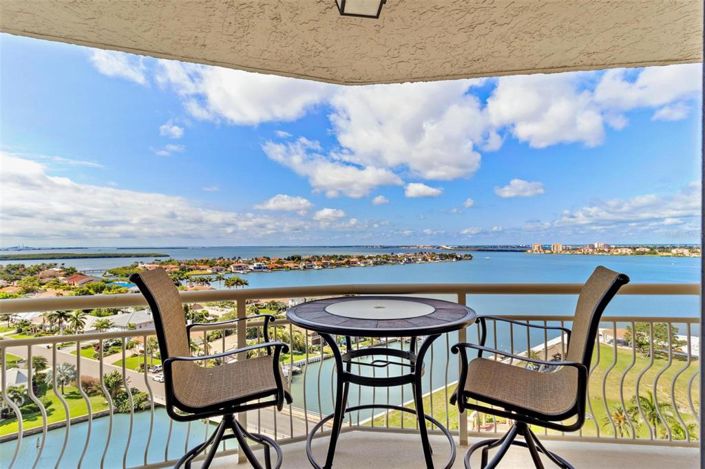 Image No.12-2 Bed Property for sale