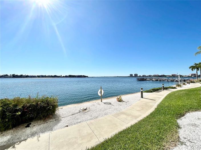 Image No.43-2 Bed Property for sale