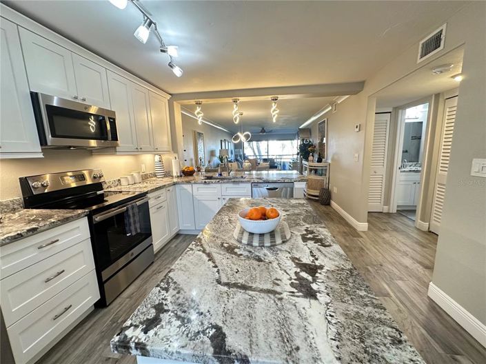 Image No.8-2 Bed Property for sale