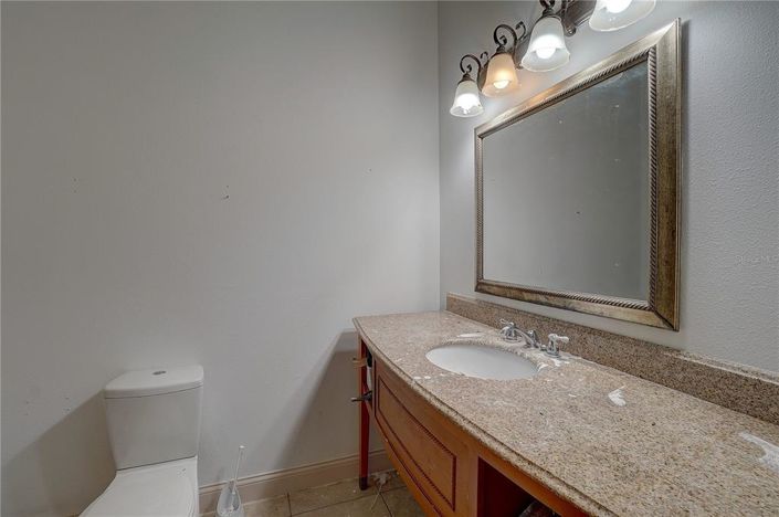 Image No.14-4 Bed Townhouse for sale