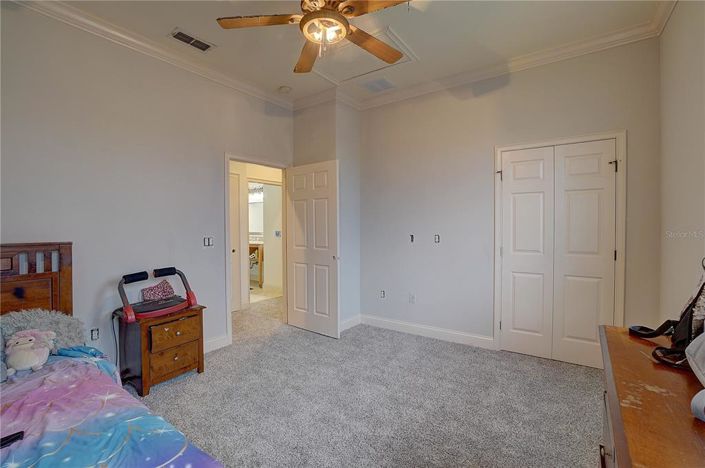 Image No.17-4 Bed Townhouse for sale