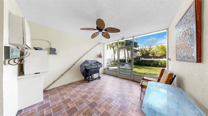 Image No.10-3 Bed Townhouse for sale