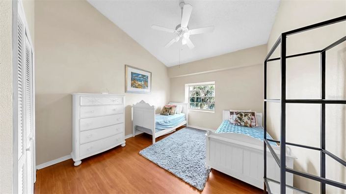 Image No.17-3 Bed Townhouse for sale