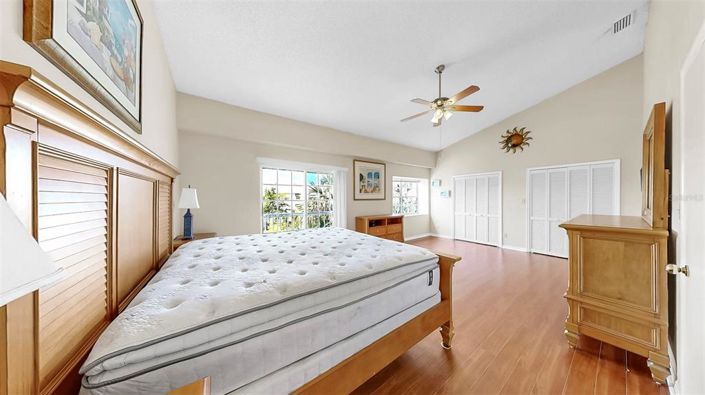 Image No.19-3 Bed Townhouse for sale