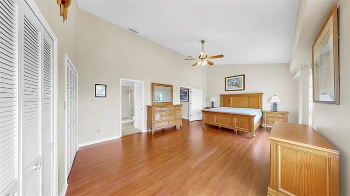 Image No.24-3 Bed Townhouse for sale