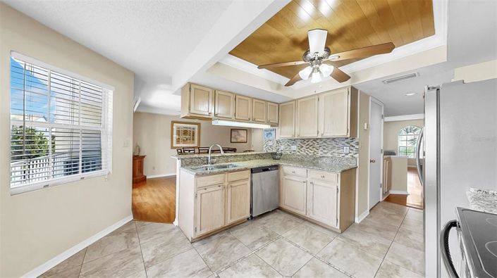 Image No.25-3 Bed Townhouse for sale