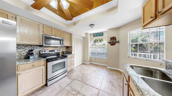 Image No.28-3 Bed Townhouse for sale