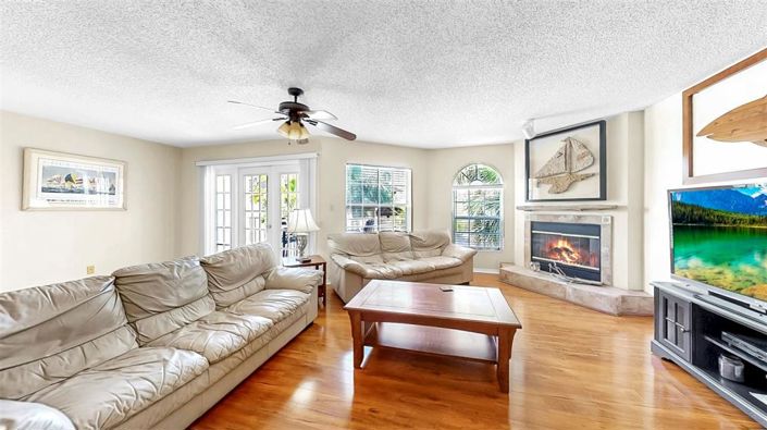 Image No.45-3 Bed Townhouse for sale