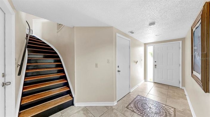 Image No.5-3 Bed Townhouse for sale