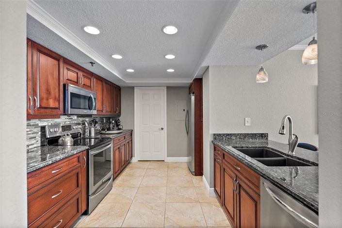 Image No.8-2 Bed Property for sale