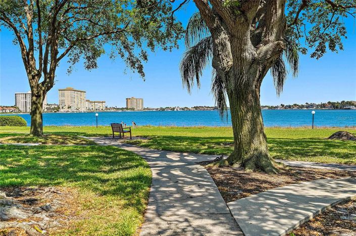 Image No.40-2 Bed Property for sale