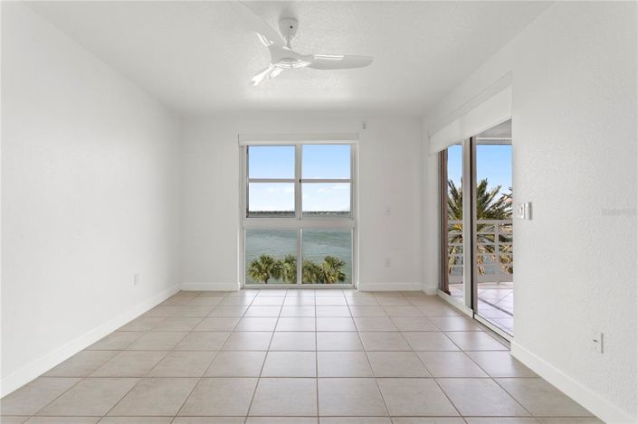 Image No.22-3 Bed Property for sale