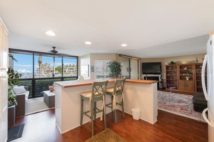 Image No.13-2 Bed Property for sale