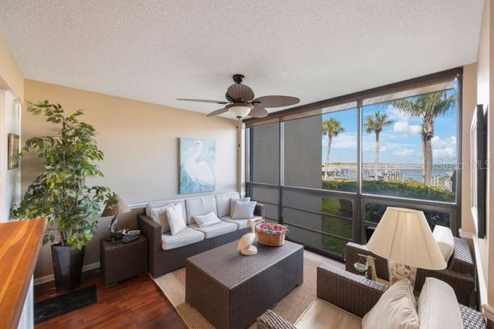 Image No.20-2 Bed Property for sale