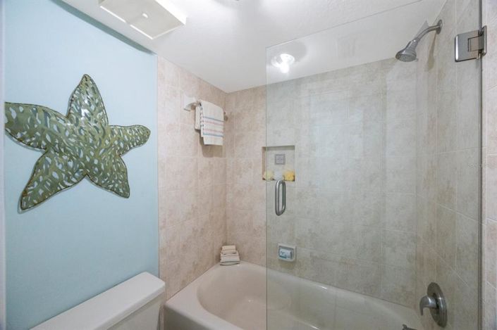 Image No.24-2 Bed Property for sale