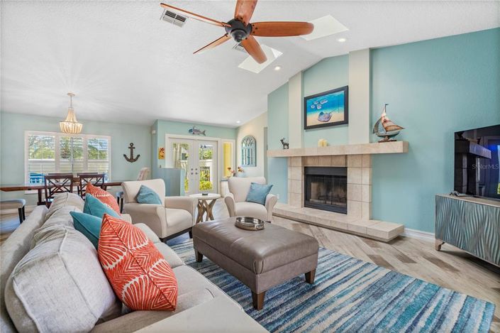 Image No.10-3 Bed Property for sale