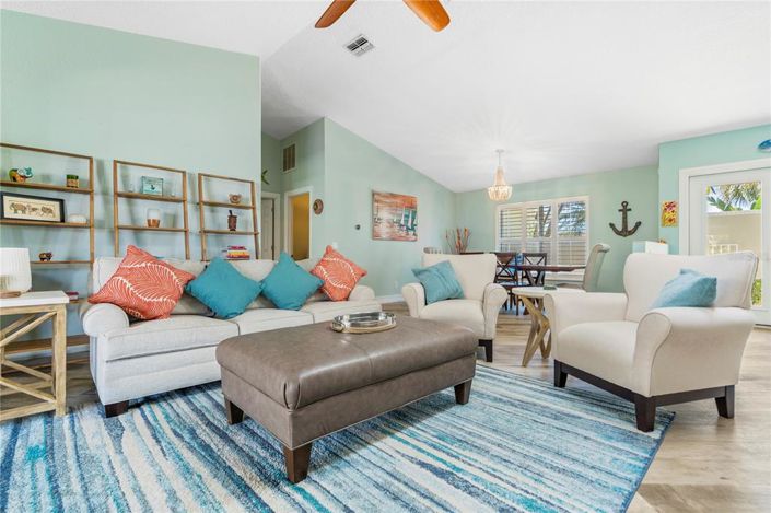 Image No.12-3 Bed Property for sale