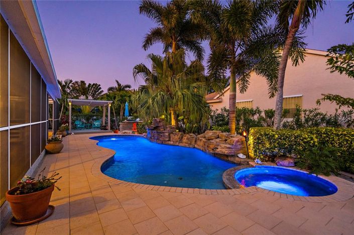 Image No.56-3 Bed Property for sale