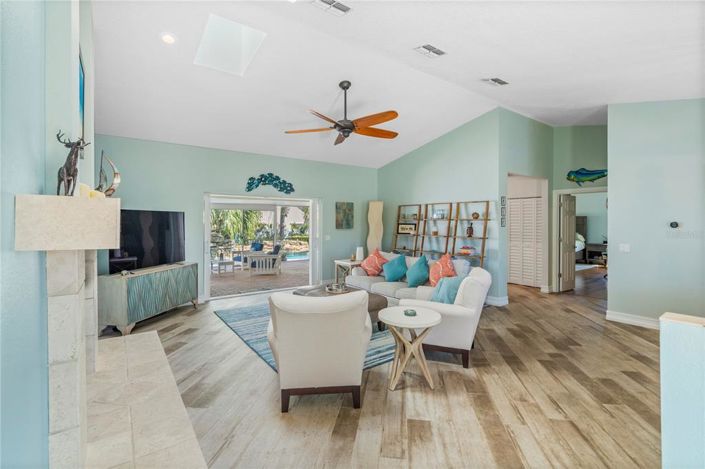 Image No.7-3 Bed Property for sale