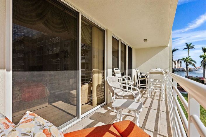 Image No.25-2 Bed Property for sale