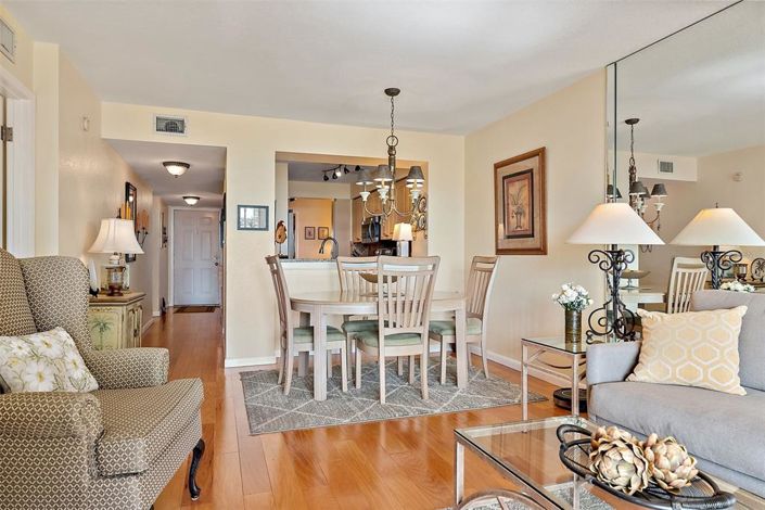 Image No.9-2 Bed Property for sale