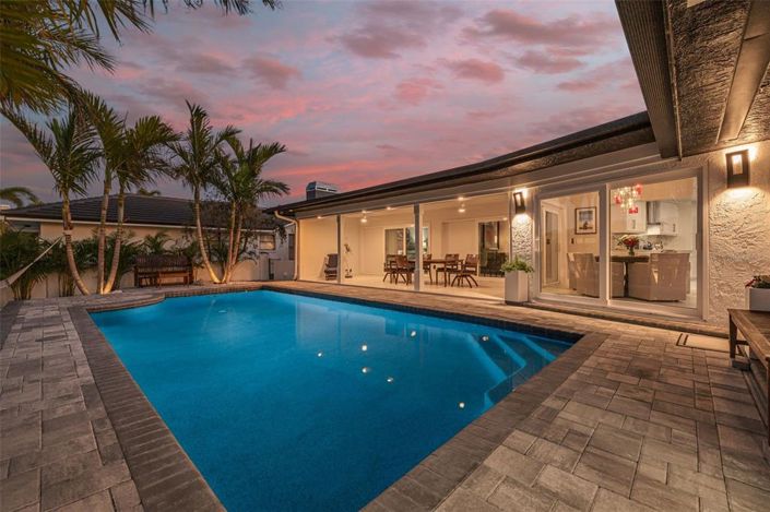 Image No.2-Propriété de 4 chambres à vendre à Floride