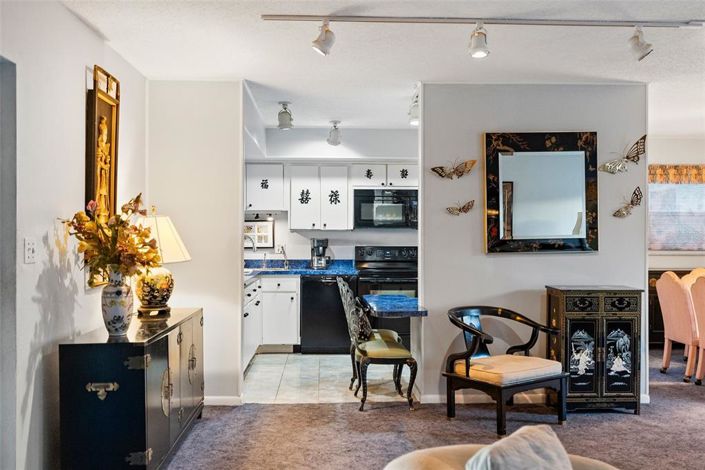 Image No.12-3 Bed Property for sale